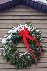How to Make Holiday Wreaths the Easy Way