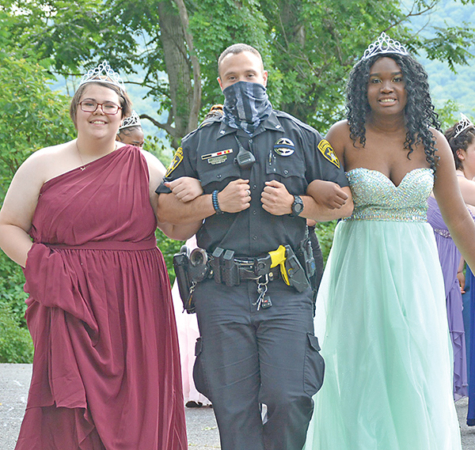Williamsport Mayor and Local Police Officers Attend Prom at Ashler Manor