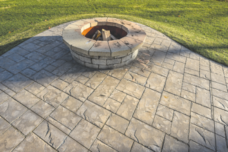 Create a Cozy Outdoor Space with a Backyard Firepit